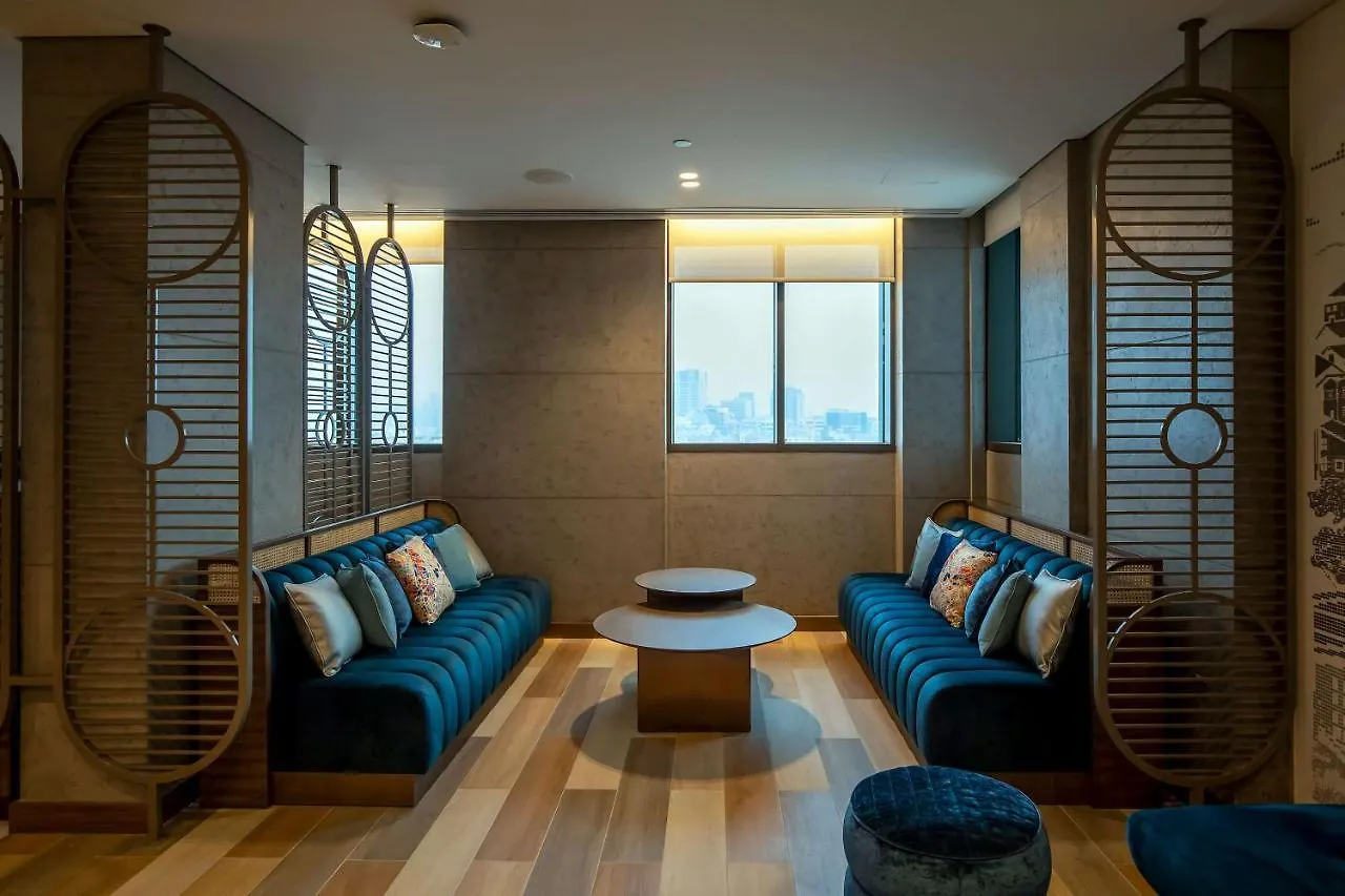 Mercure Dubai Gold District 3*,