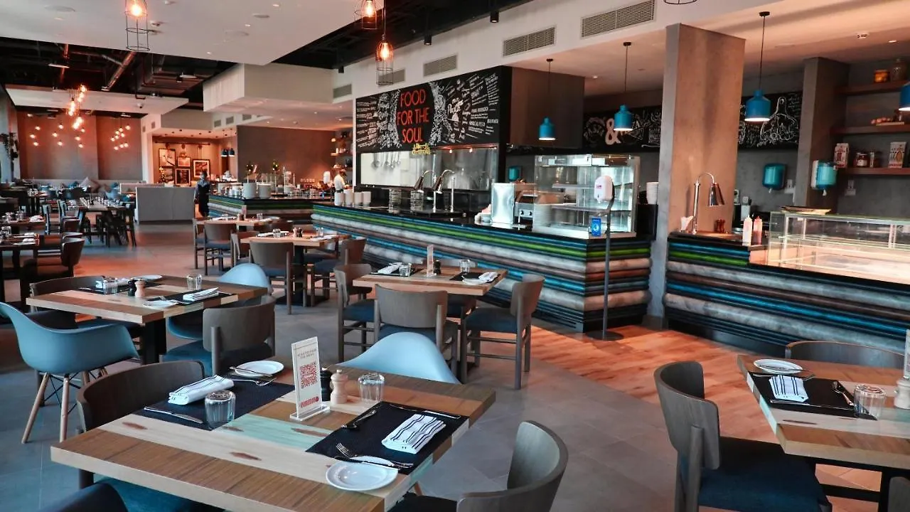 Mercure Dubai Gold District 3*,