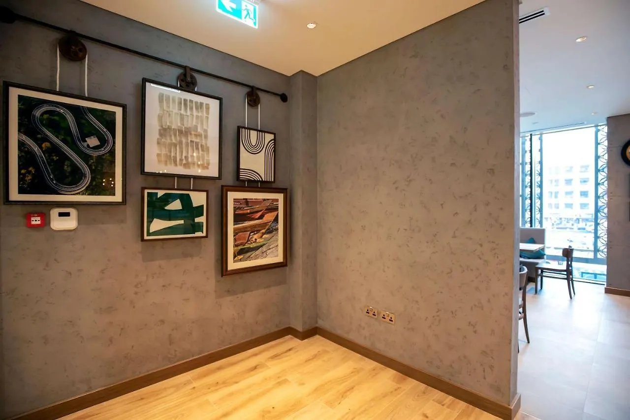 Mercure Dubai Gold District 3*,